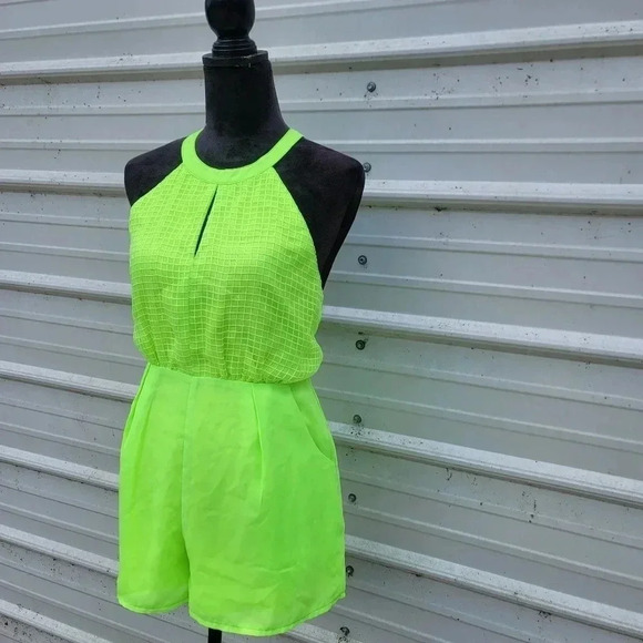 Very J Yellow Women's Halter Front Keyhole Open Back Polyester Short Romper M - Picture 2 of 15